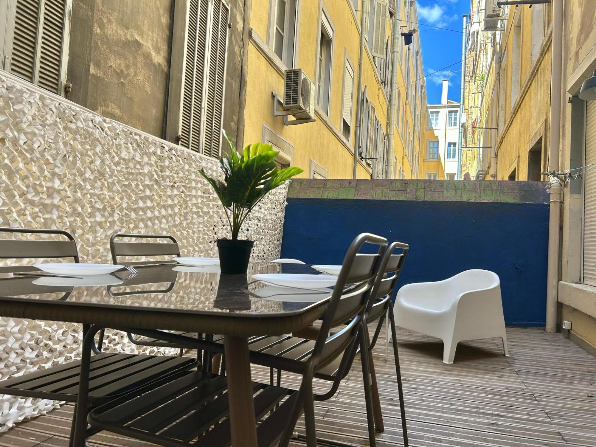 Chez Marie Et Romain- Appartement De Charme Au Coeur De La Joliette Proche Panier Centre Ville Марсель Экстерьер фото